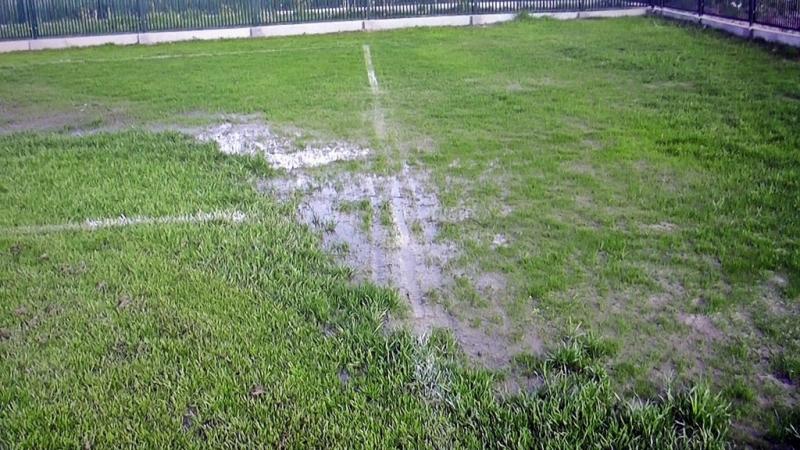 Stadion po niewielkim deszczu (9)